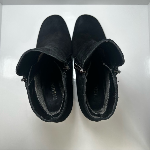 Valdini Women’s Black Suede Ankle Boots, Size 6.5 - Picture 5 of 10